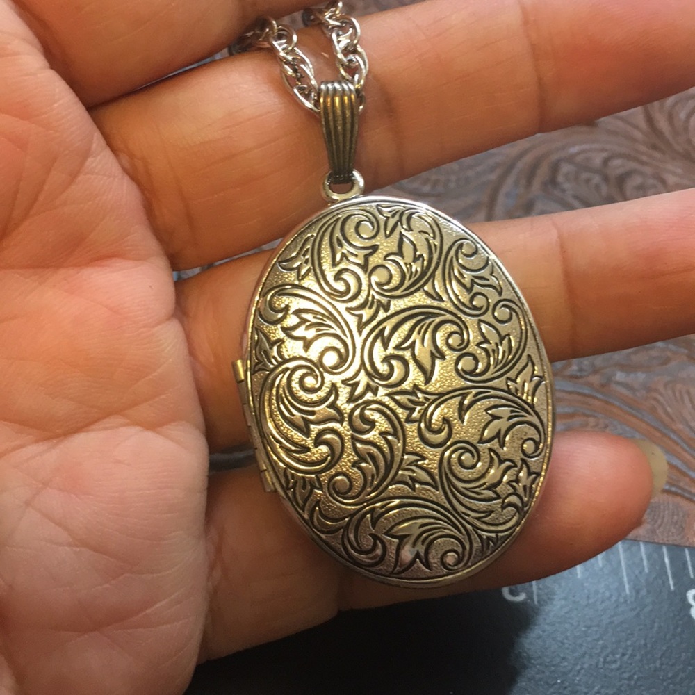 Sterling Silver Large Pendent Keepsake Pictures - image 6